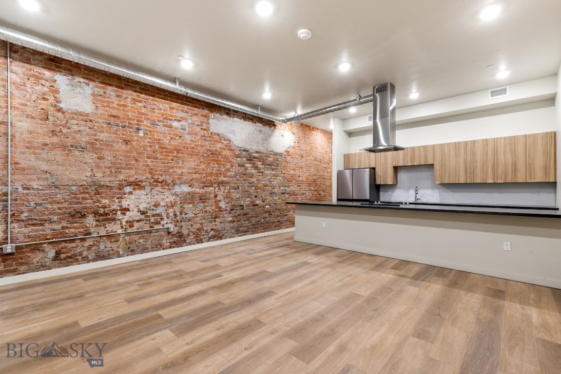 59 E Park Street 104 Property Photo 7