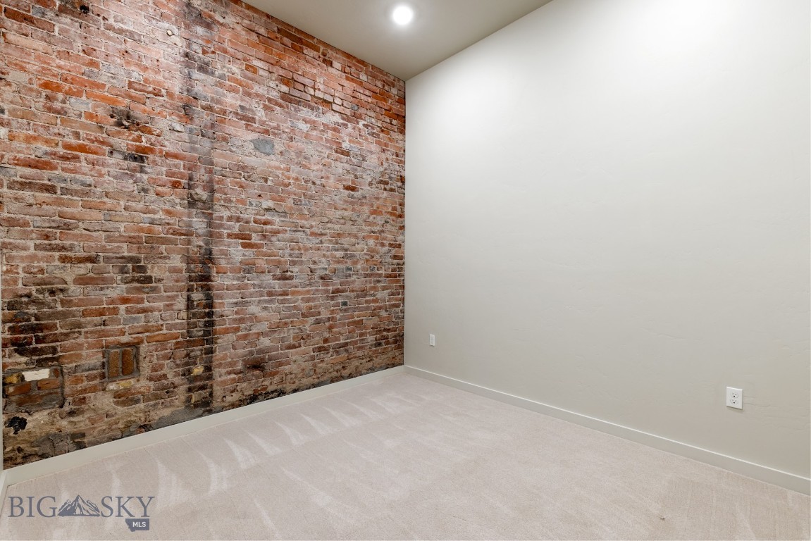 59 E Park Street 104 Property Photo 8