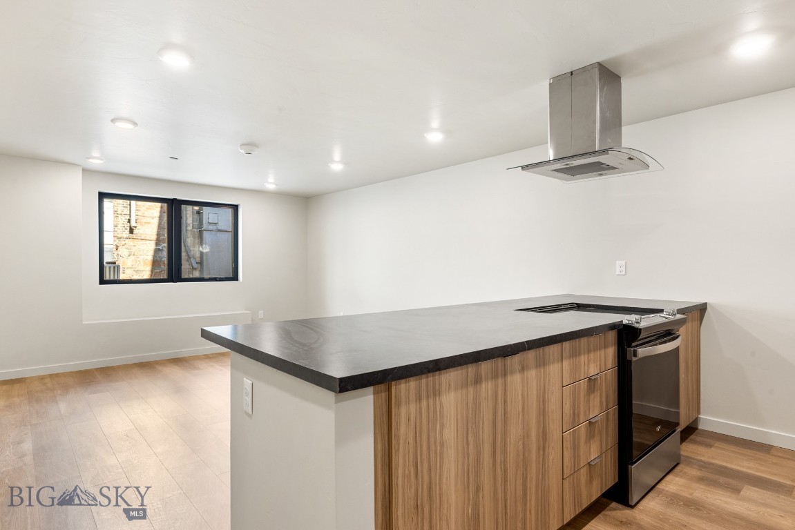 59 E Park Street 201 Property Photo 3