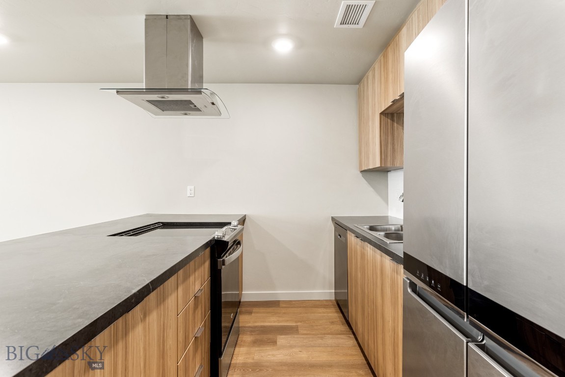 59 E Park Street 201 Property Photo 4