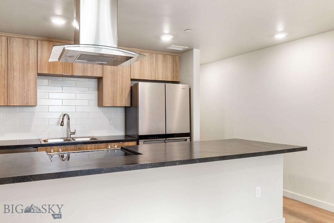 59 E Park Street 201 Property Photo 5
