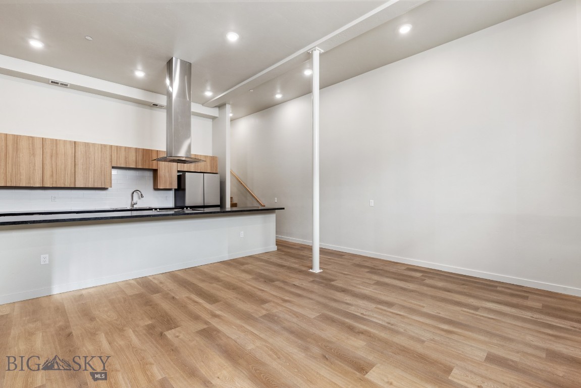 59 E Park Street 203 Property Photo 1