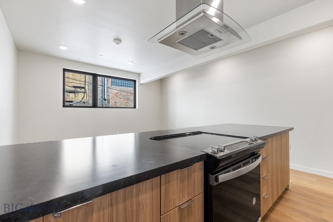 59 E Park Street 204 Property Photo 6