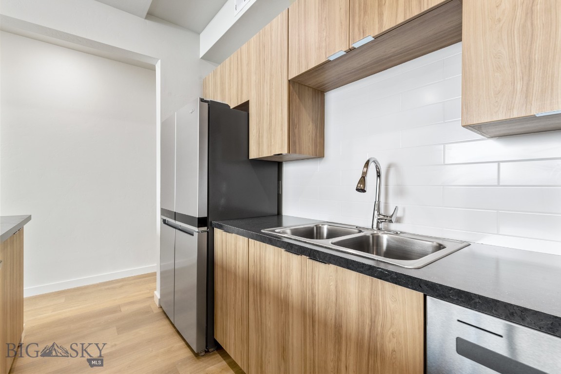 59 E Park Street 204 Property Photo 7