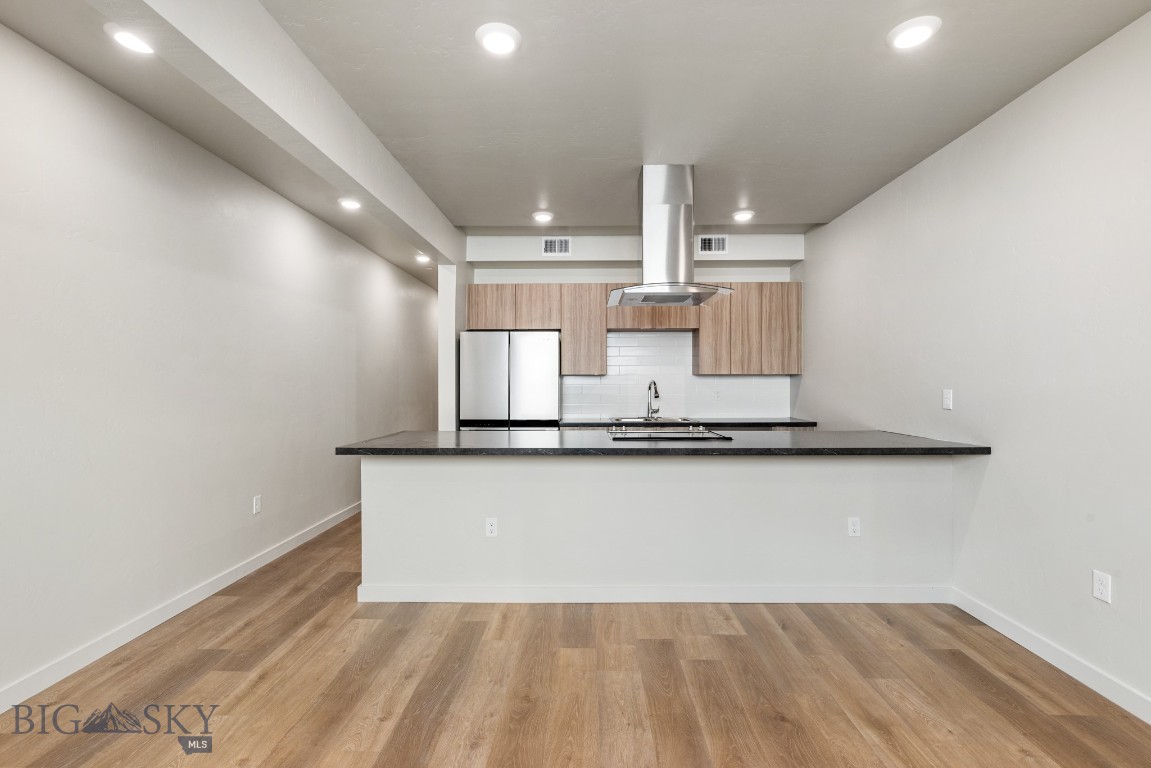 59 E Park Street 204 Property Photo 9