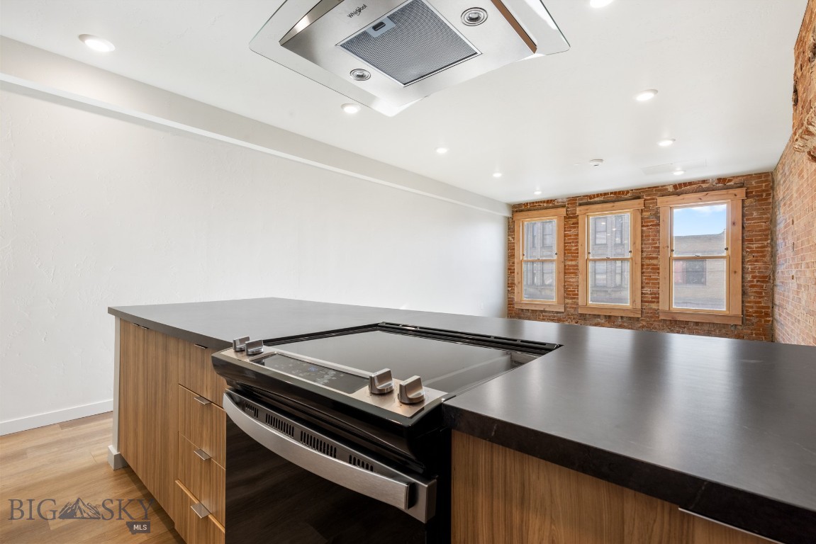 59 E Park Street 206 Property Photo 1