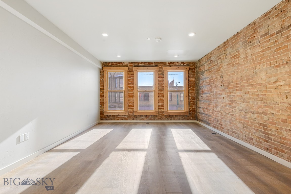 59 E Park Street 206 Property Photo 6