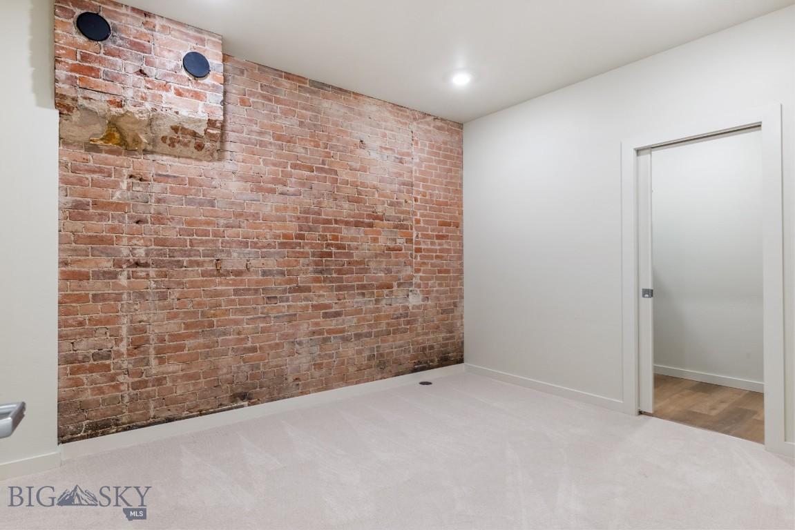 59 E Park Street 206 Property Photo 7