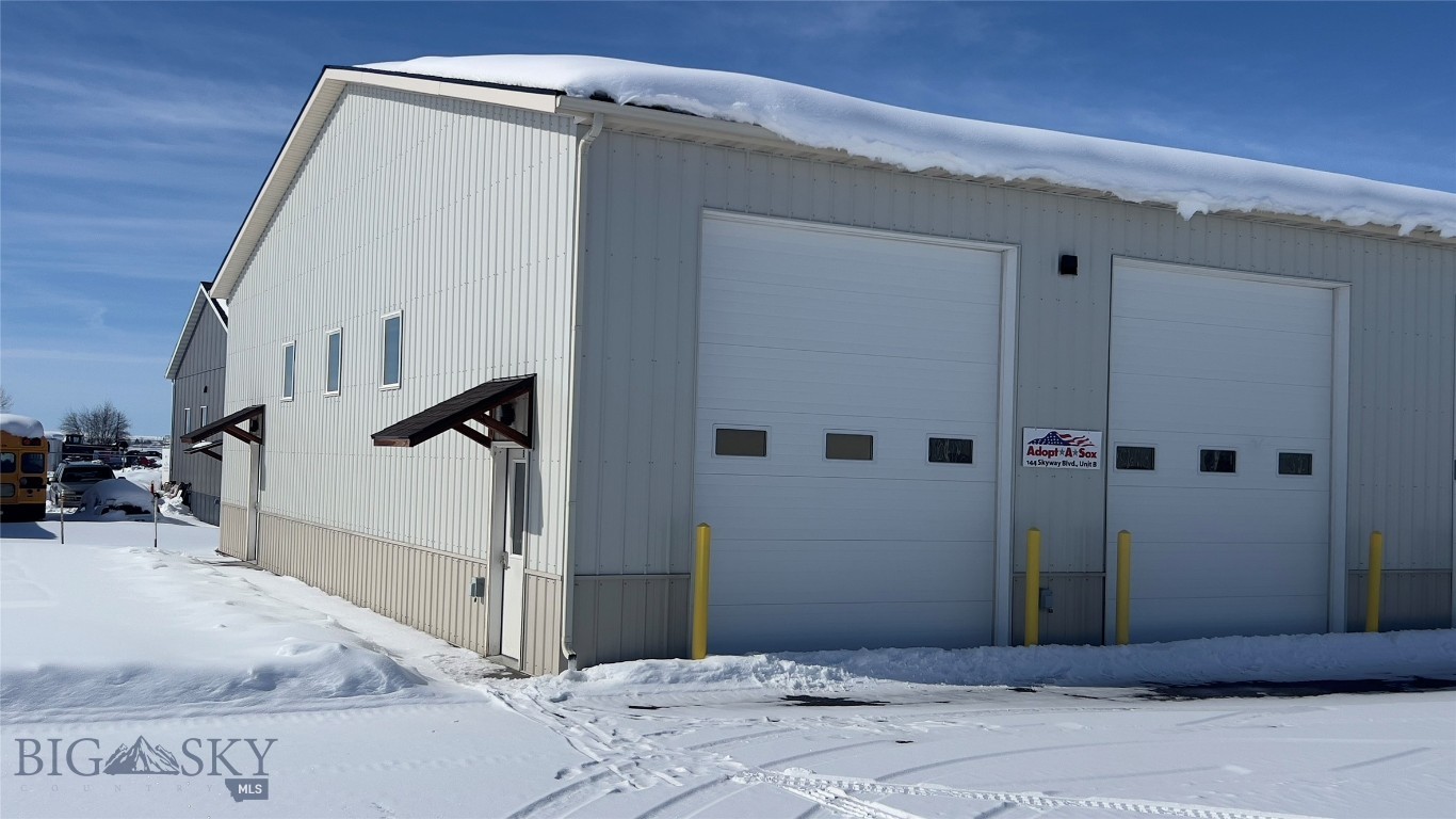 144 Skyway Boulevard B Property Photo