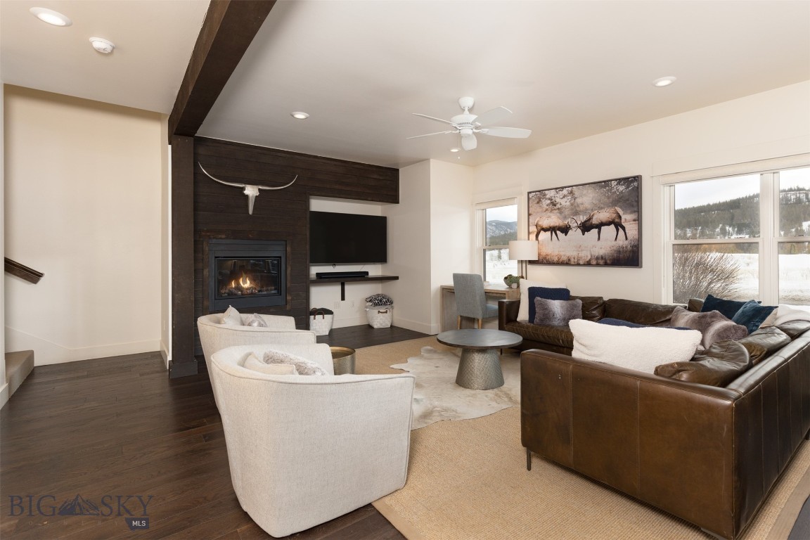 235 Pheasant Tail Lane B Property Photo 14