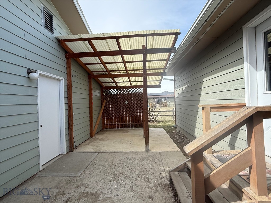 218 W Armitage Street Property Photo 34