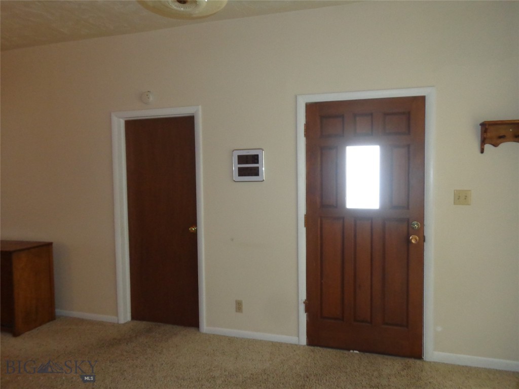 917 E 3rd Street Property Photo 7