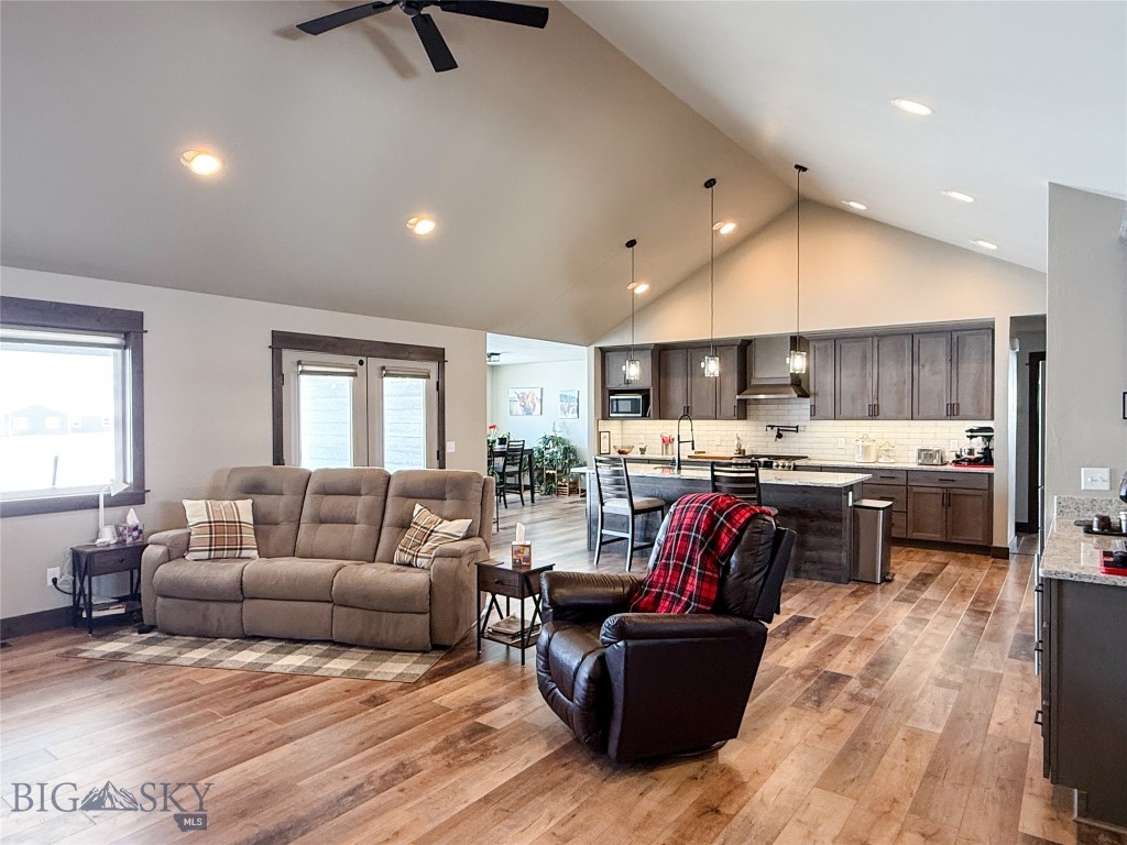 2132 Dryland Loop Property Photo 2