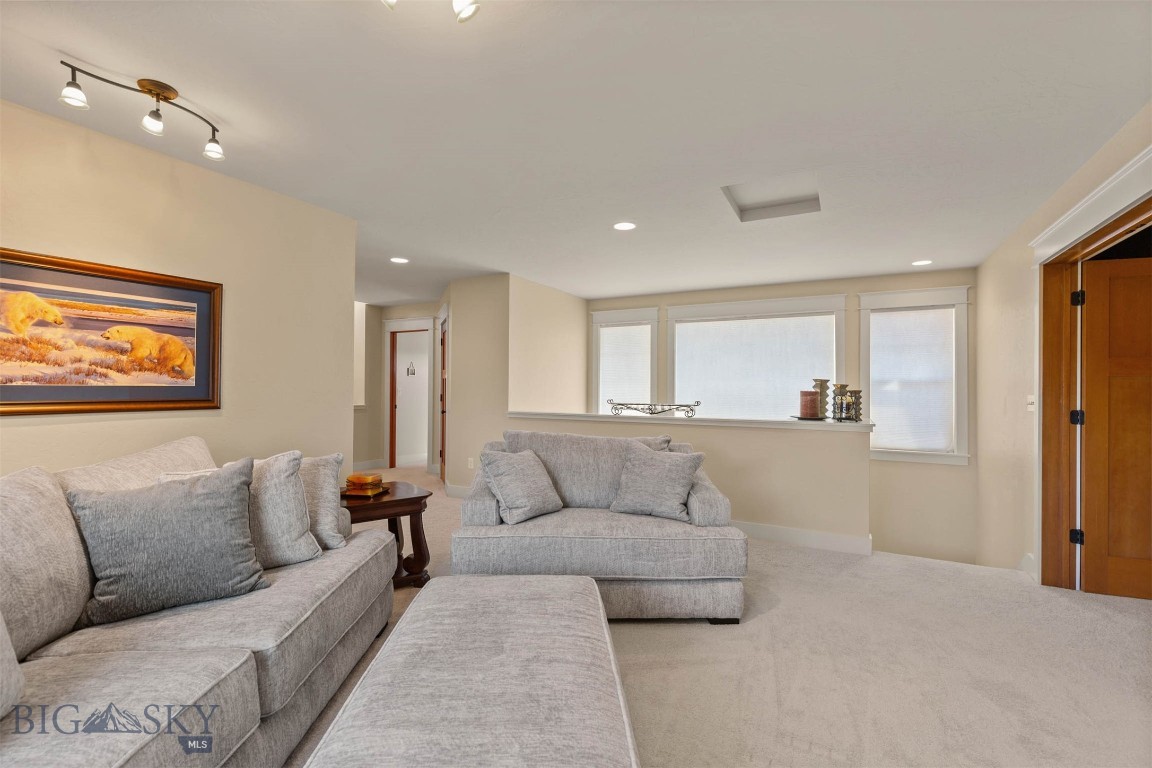 30 Gloria Court Property Photo 33