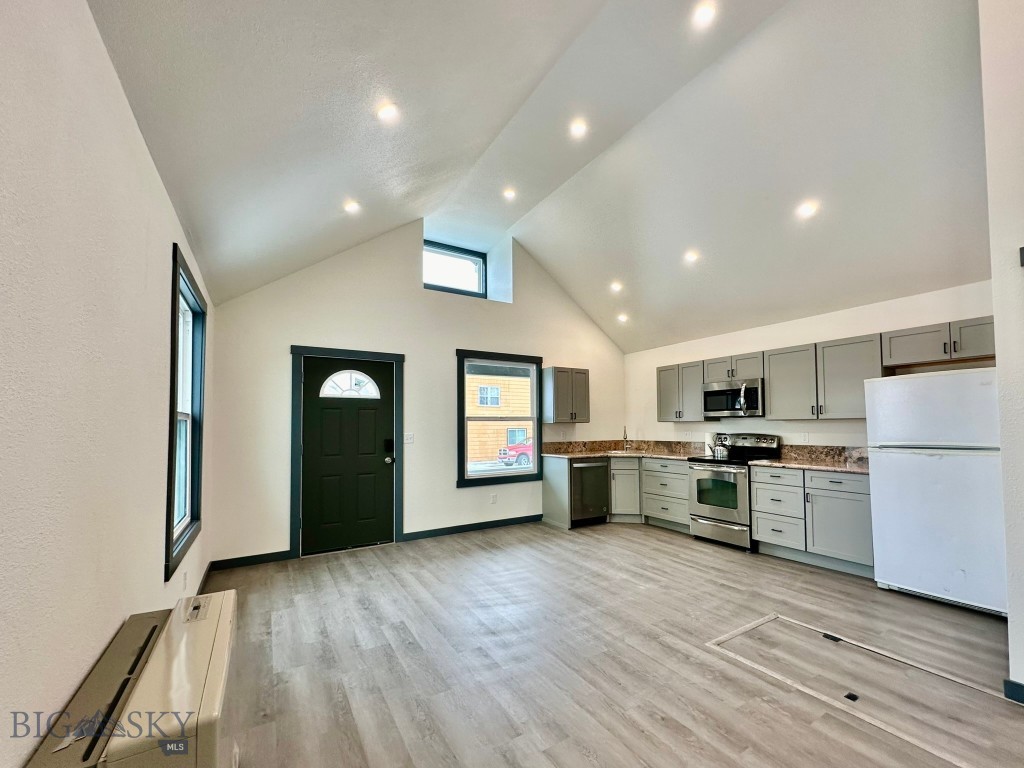 208 Locust Street Property Photo 2