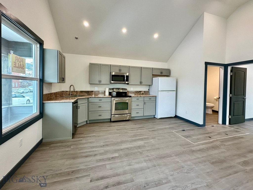 208 Locust Street Property Photo 3