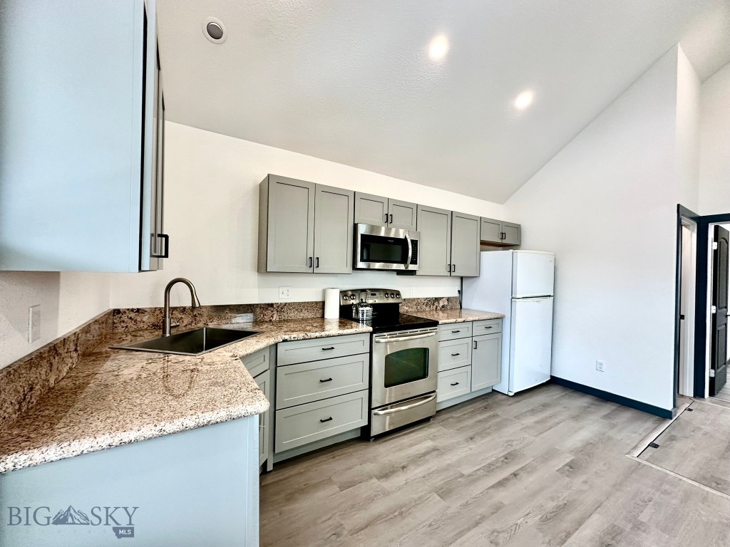 208 Locust Street Property Photo 5