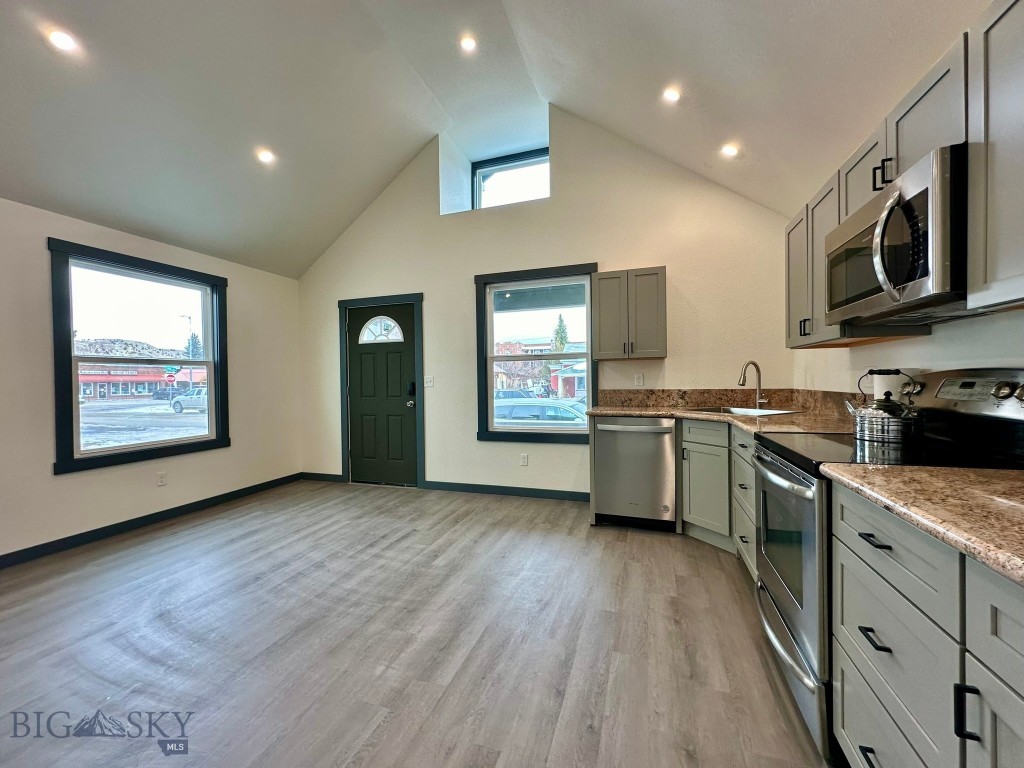 208 Locust Street Property Photo 7