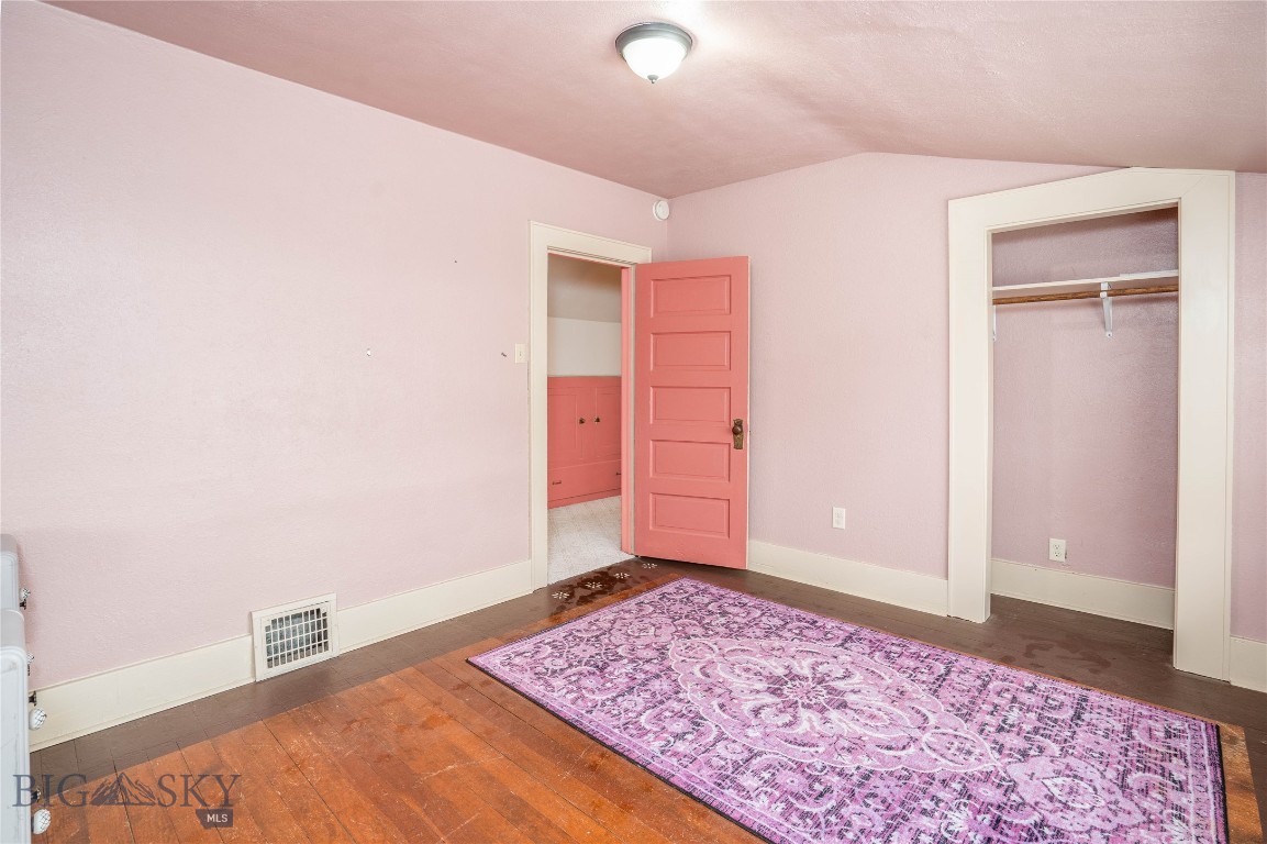 804 Broadway Street Property Photo 16