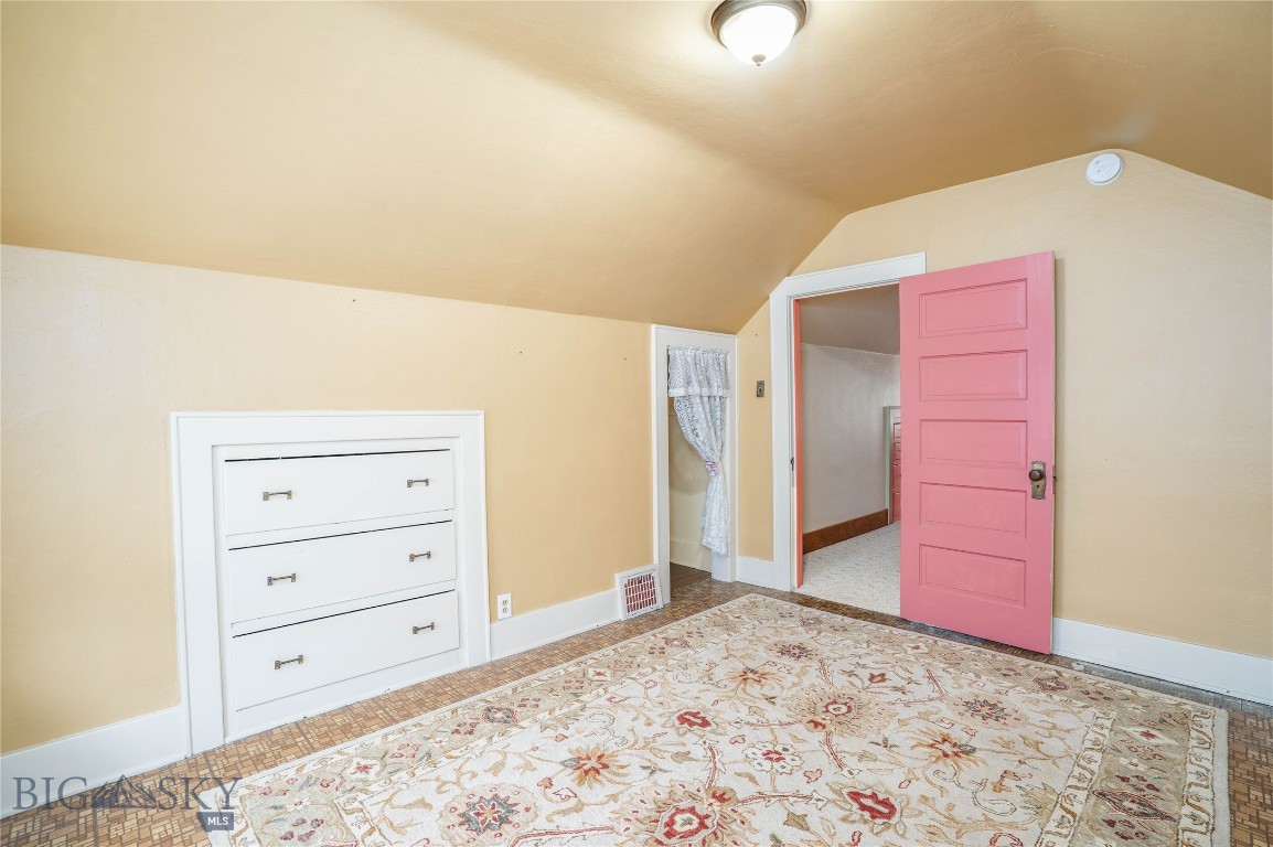 804 Broadway Street Property Photo 18