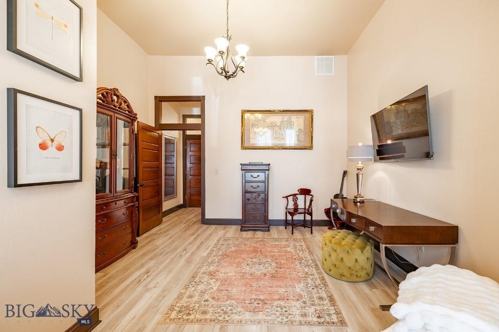 8 W Park 150 Property Photo 7