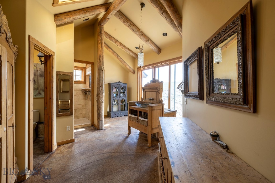 1007 Scott Street W Property Photo 23