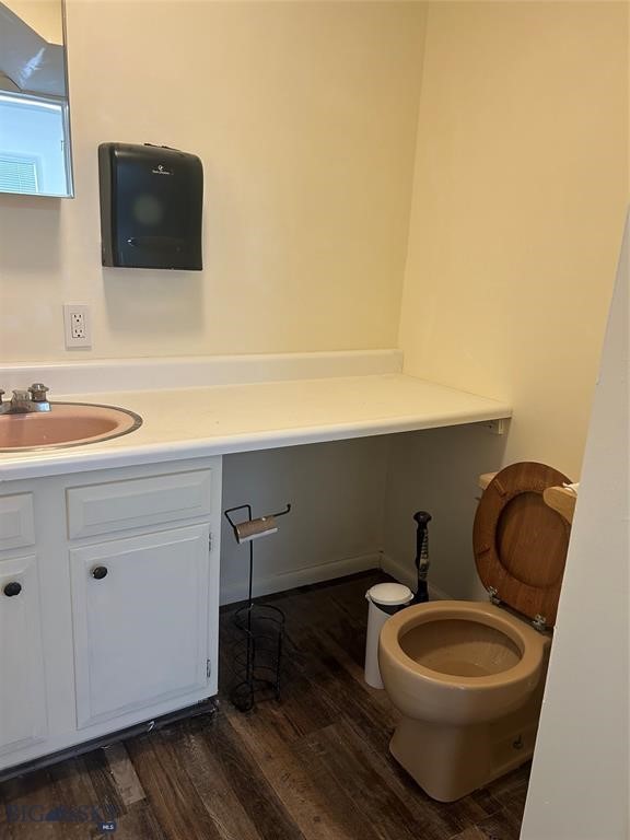 1651 Grand Property Photo 8