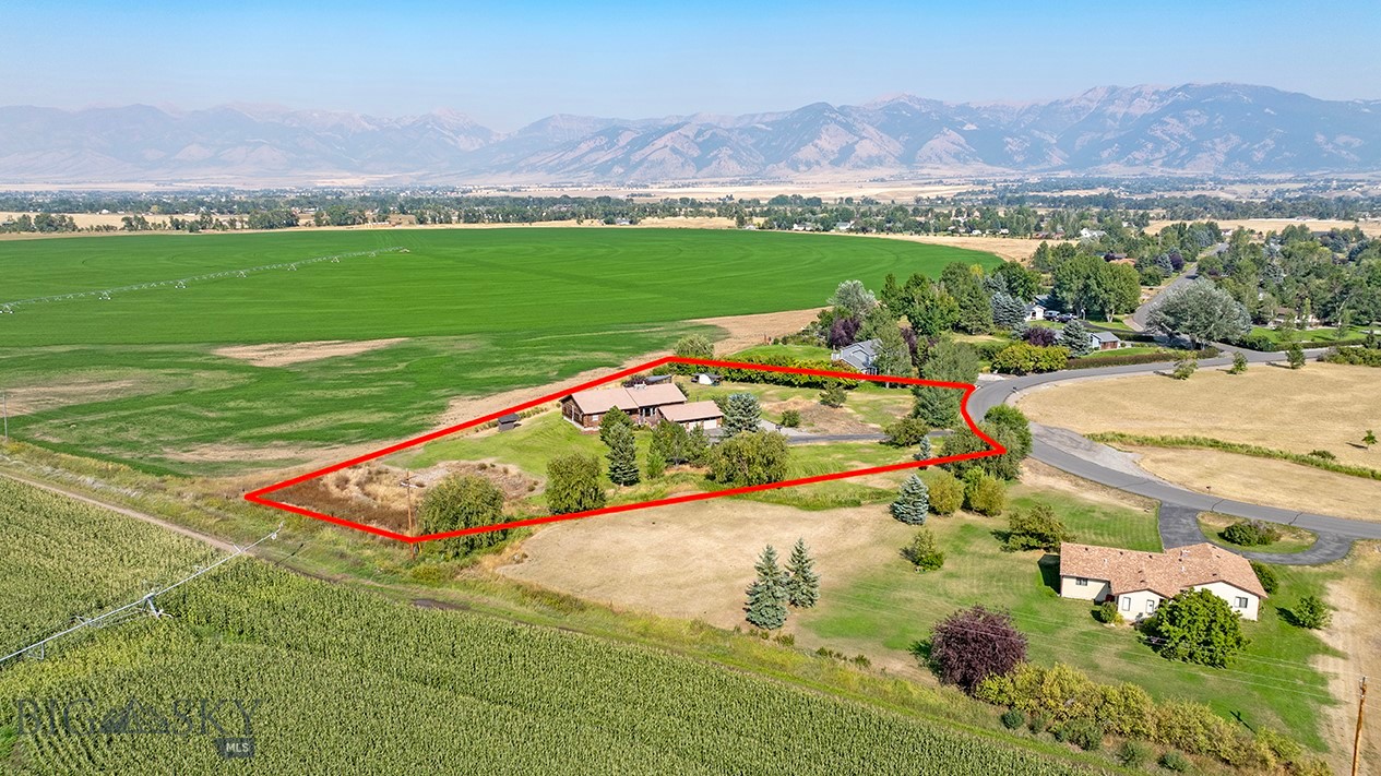 545 Coulee Drive Property Photo 4
