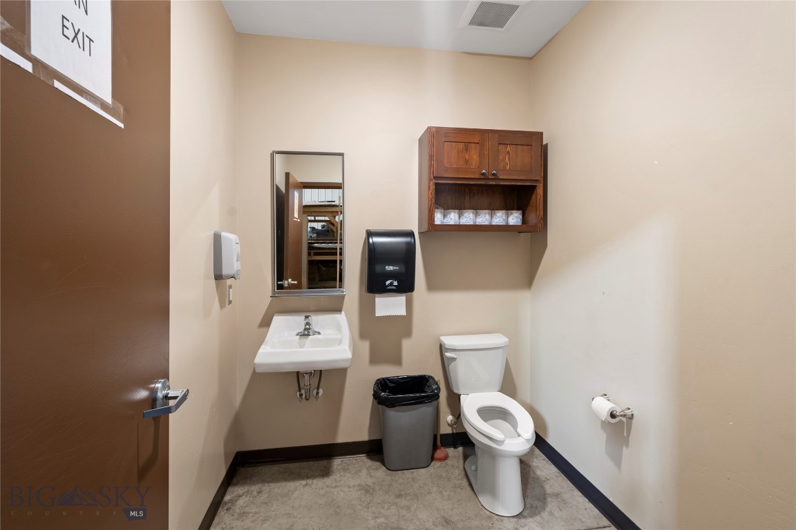 5020 93 Highway S Property Photo 36