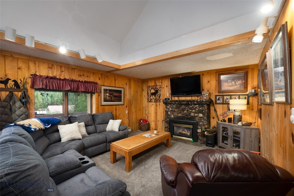 73 Chestnut Road Property Photo 2