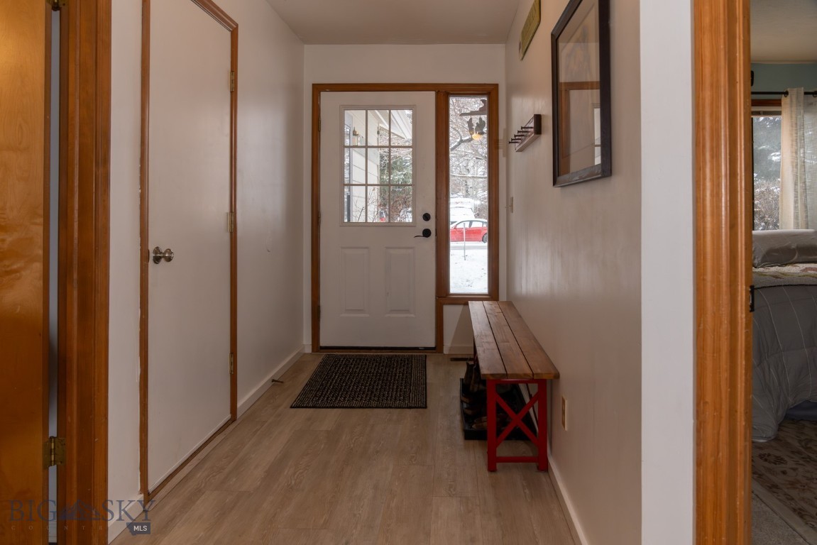 607 S 15th Avenue Property Photo 4