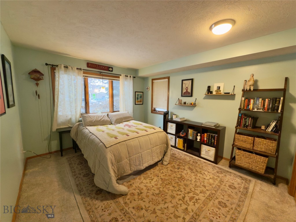 607 S 15th Avenue Property Photo 6