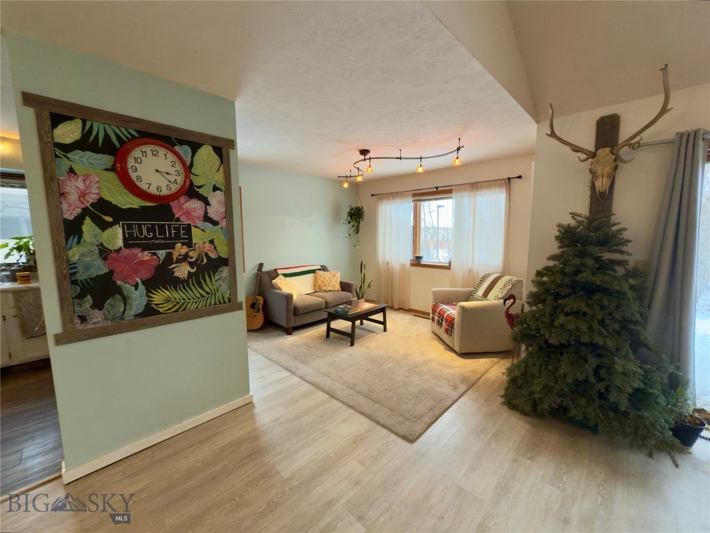 607 S 15th Avenue Property Photo 10