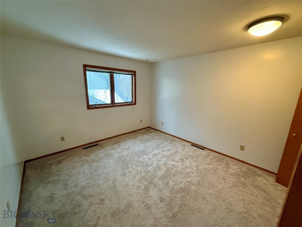 607 S 15th Avenue Property Photo 16