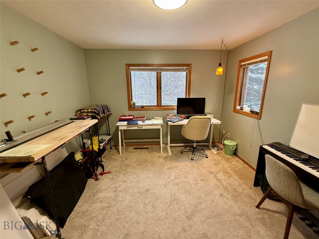 607 S 15th Avenue Property Photo 18