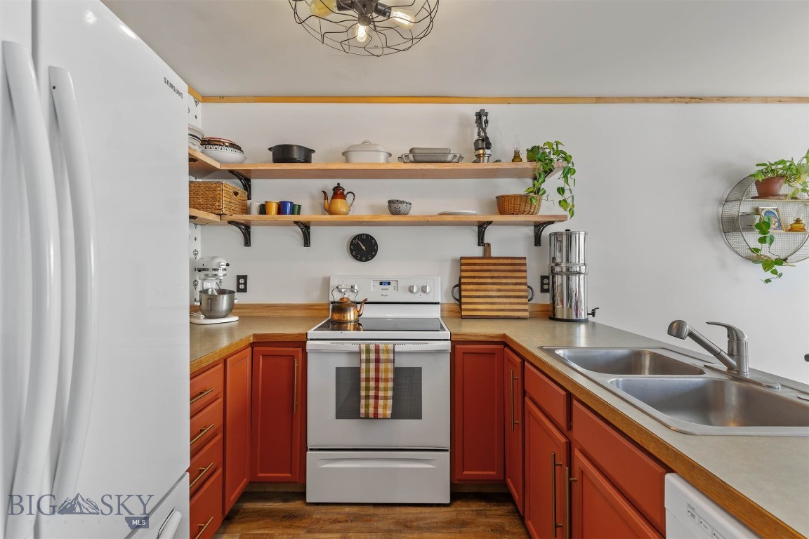 577 W Shore Drive Property Photo