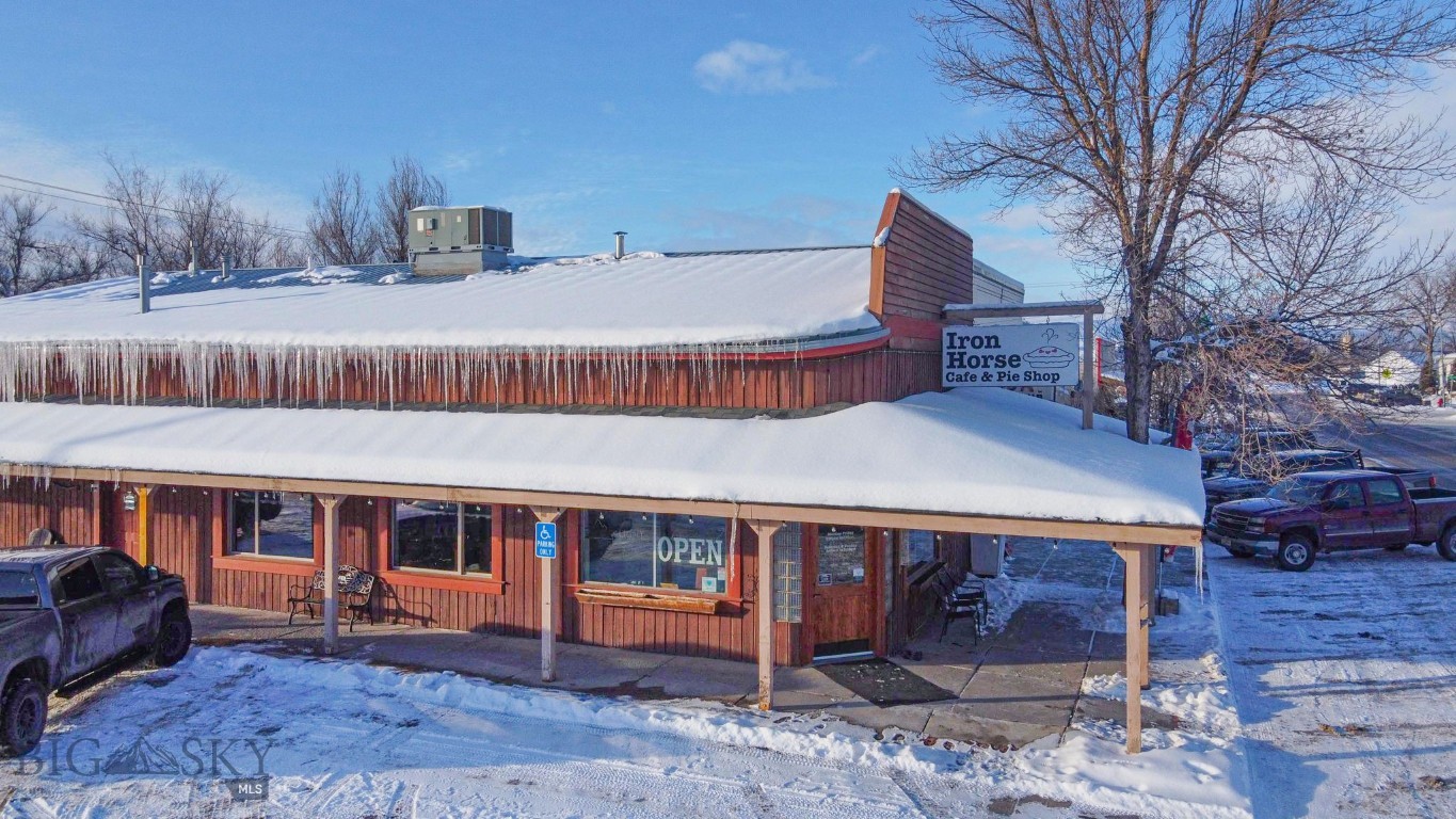 24 Main Street Property Photo 2