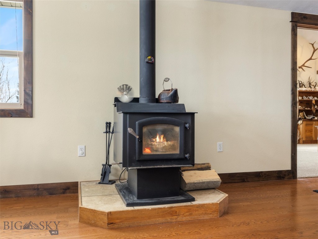 10 Fan Mountain Court Property Photo 11