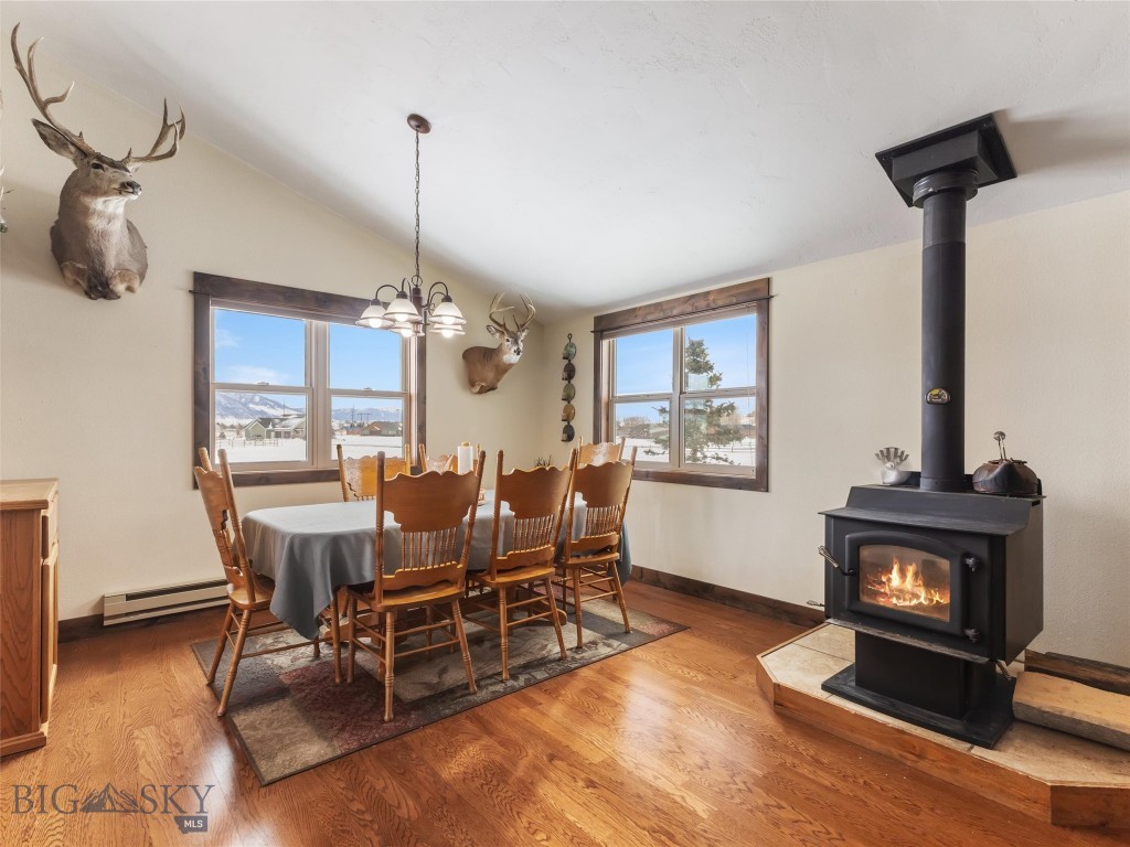 10 Fan Mountain Court Property Photo 12