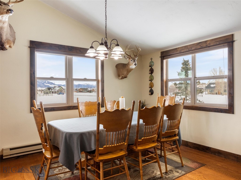 10 Fan Mountain Court Property Photo 13