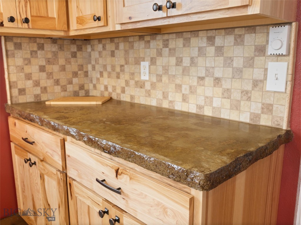 10 Fan Mountain Court Property Photo 21