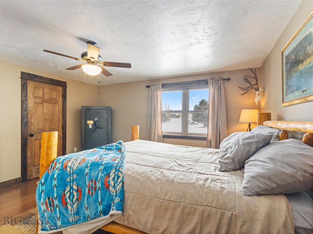 10 Fan Mountain Court Property Photo 24