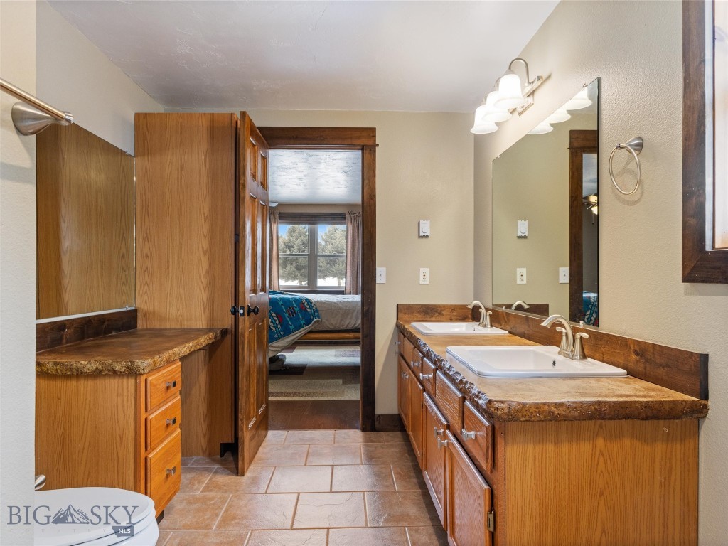 10 Fan Mountain Court Property Photo 30
