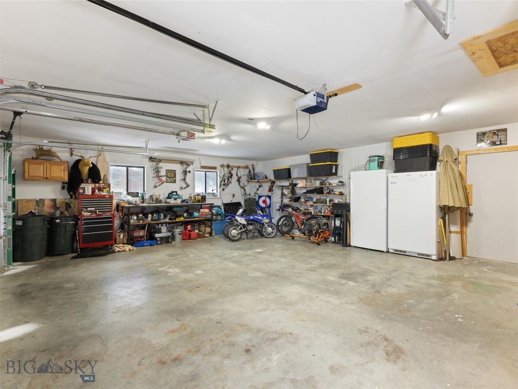 10 Fan Mountain Court Property Photo 36