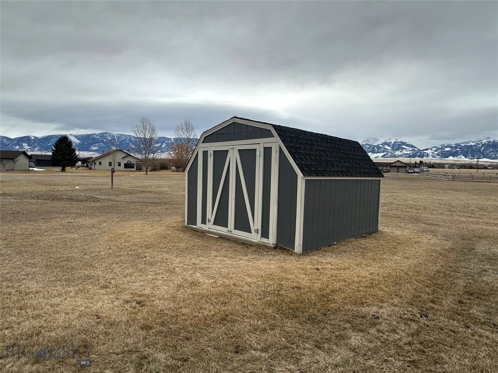10 Fan Mountain Court Property Photo 37