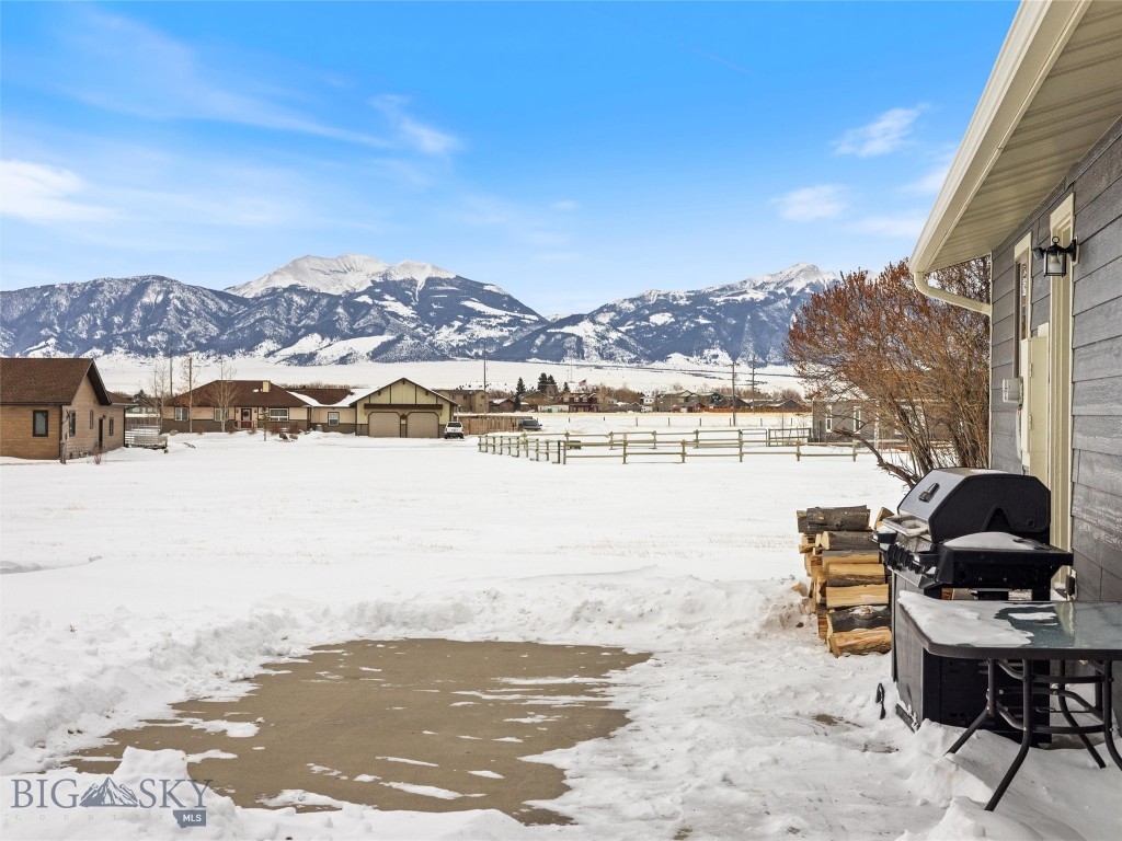 10 Fan Mountain Court Property Photo 42