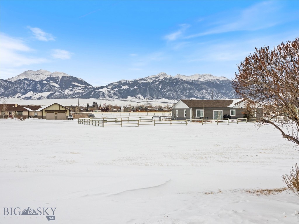 10 Fan Mountain Court Property Photo 43