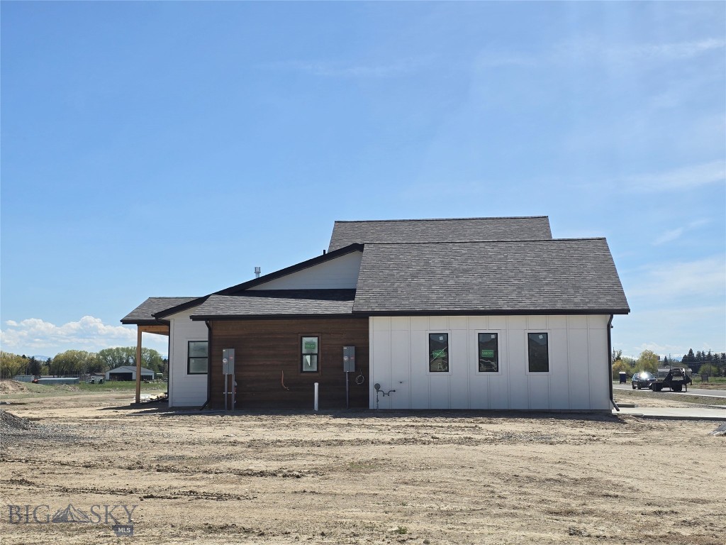 303 S Crispin Street Property Photo 3