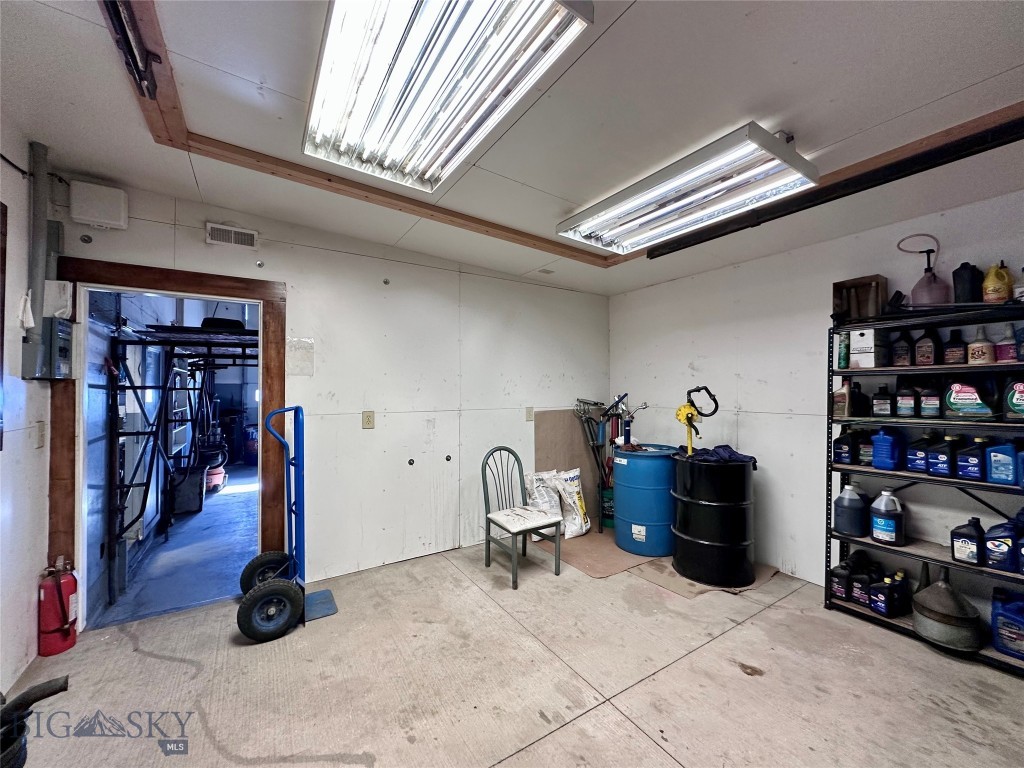 720 Main Street Property Photo 9