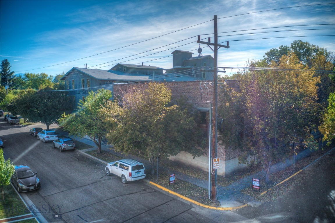 201 S Wallace Avenue B3d Property Photo 2